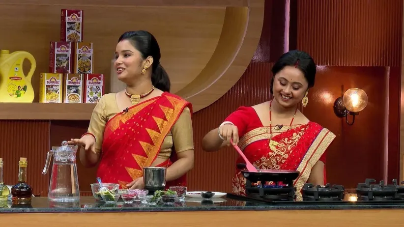 Sisters-in-Law Prepare Bharta within 10 Minutes