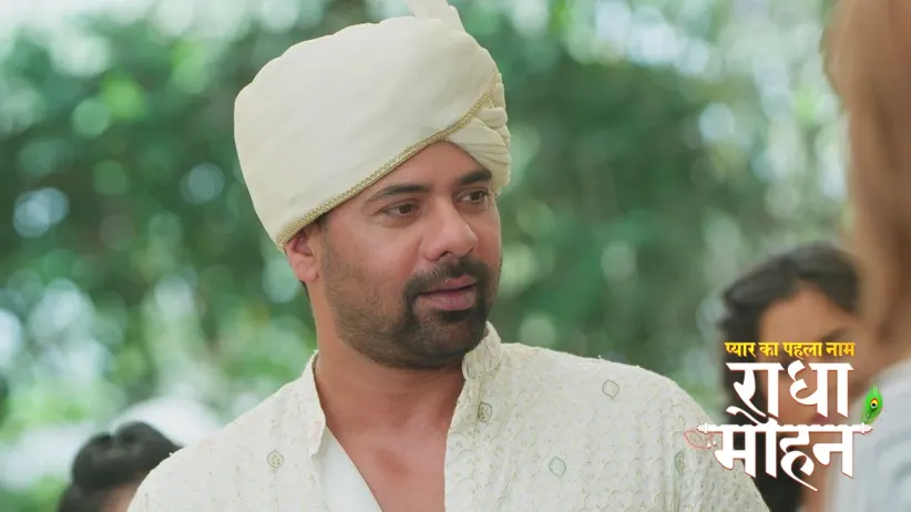 Mohan Asks Radha to Sign the Divorce Papers