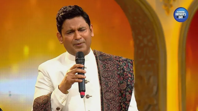 Manoj Muntashir's Beautiful Poem for His Father | Zee Rishtey Awards