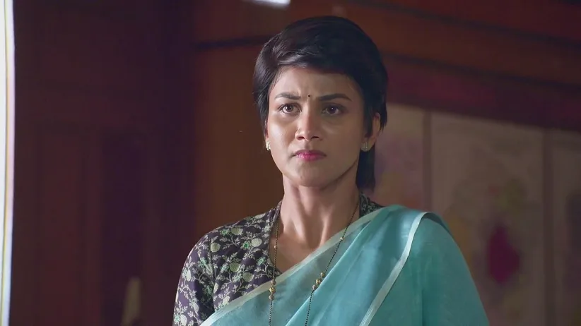 Sita Celebrates Sathya's Honesty