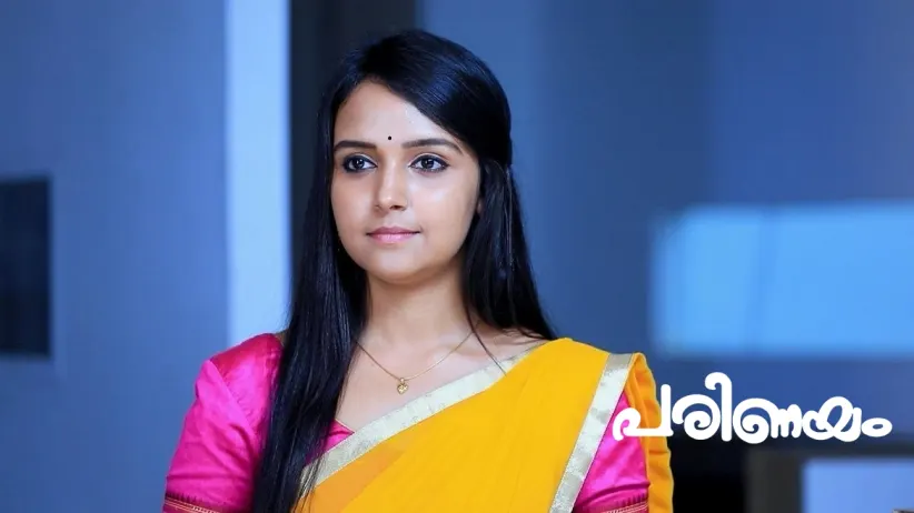 Amulya Offers Her Savings to Vedanth