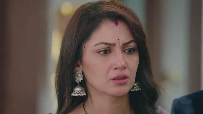 Dildar Asks Amruta to Go with Bhavani