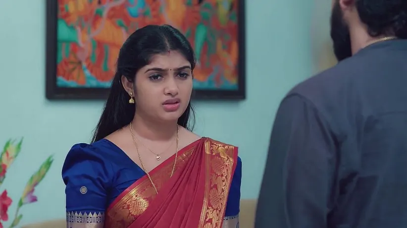 Lakshmi Shares Her Suspicion with Govind | Mizhirandilum