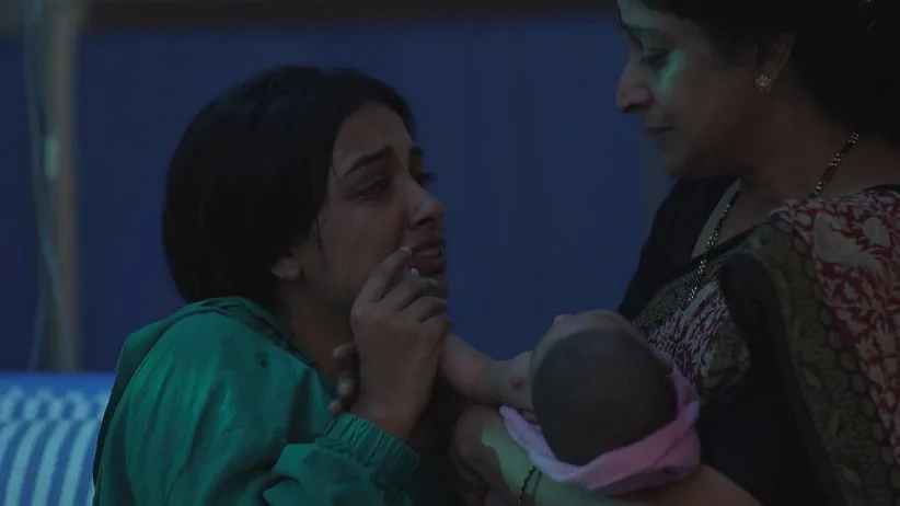 Shalini Hands Her Baby to Sharada | Kudumbashree Sharada