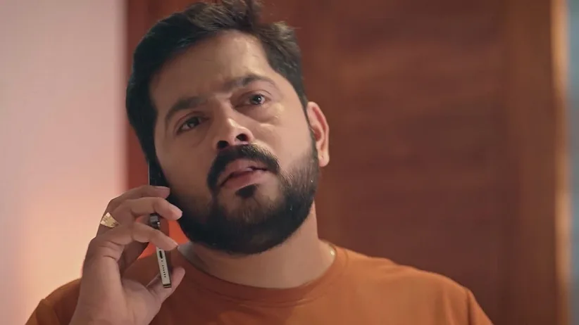 Vipin Asks Veena Not to Disturb Him | Madhura Nombara Kaattu