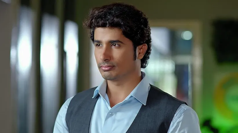 Mythili Returns the Money to Raj