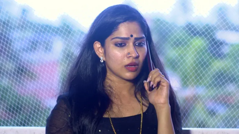 നിഖിലിന്റെ നിരാശയെപ്പറ്റി രവിയോട് നിള