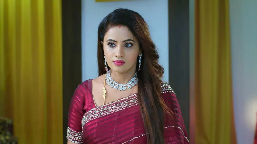 Prabhakar Learns about Roopa's Plan to Elope