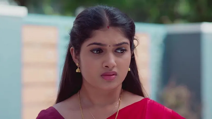 Daksha Tells Lakshmi about Jacky | Mizhirandilum