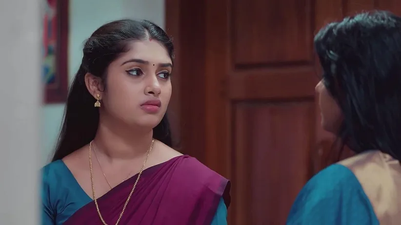 Asha Talks to Lakshmi | Mizhirandilum