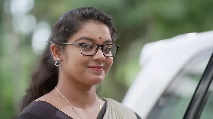 Chandrabose Speaks to the Collector