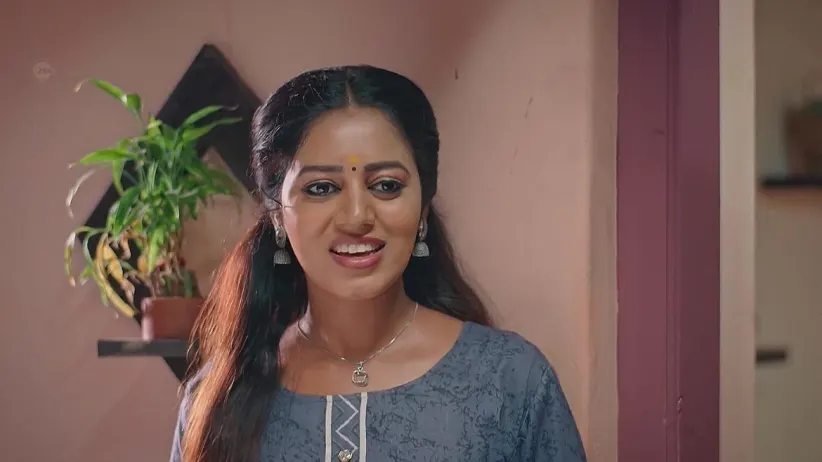 Nithya Apologises to Sadanandan