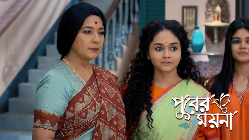 Gunja Fumes in Rage as Roddur Gives Gifts to Moyna