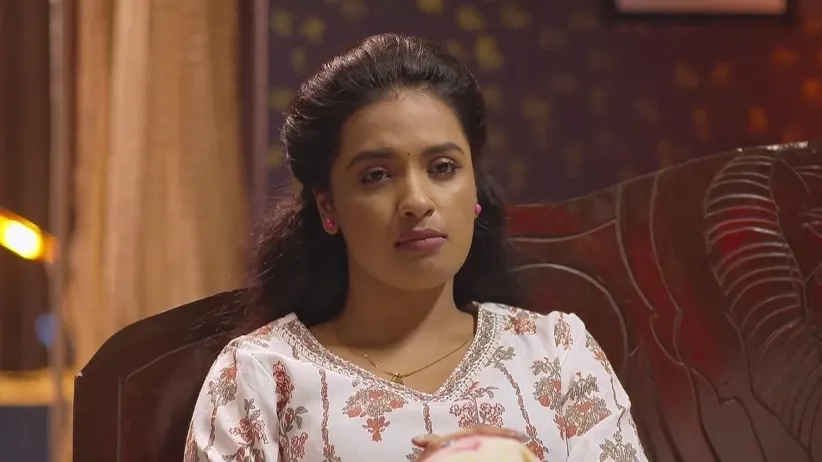 Sathya Asks Shalini about Her Father