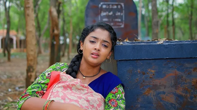 Krishnaprasad Visits Shobha’s Grave