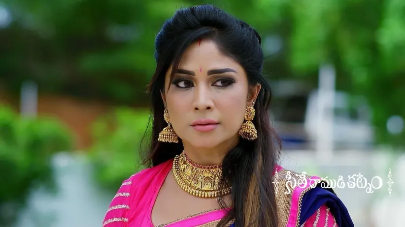 Mahalakshmi Threatens Seetha with a Gun