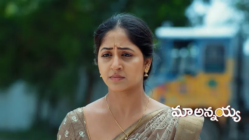 Ganga Stops Nagavalli from Committing Suicide