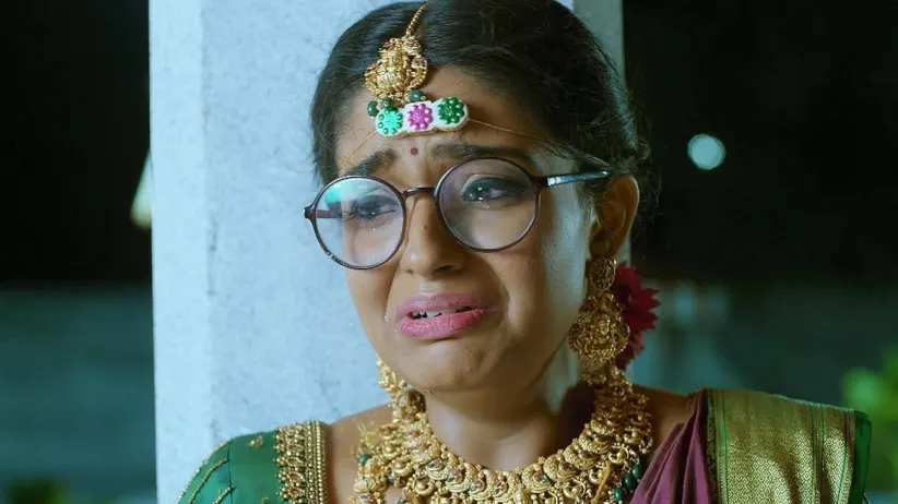 Deepa Learns about Jayaram's Predicament