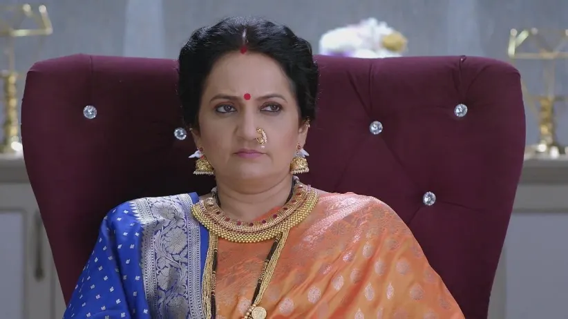 Charuhas Reprimands Bhuvaneshwari | Tula Shikvin Changlach Dhada