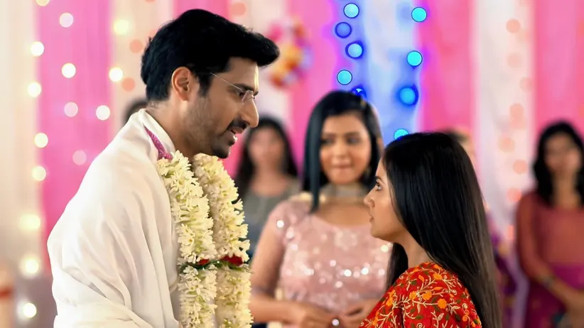 Gobindo Wishes to Get Kavya Married to Diti I Mala Bodol I Promo