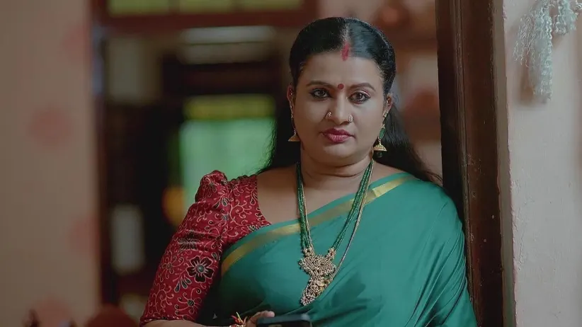 Nandhini Goes to the Temple | Valsalyam