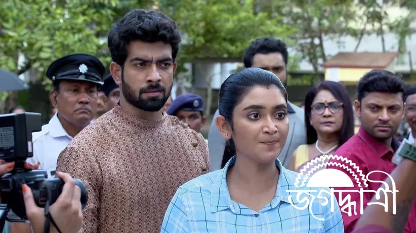 Jagadhatri Searches for Vaidehi's Phone