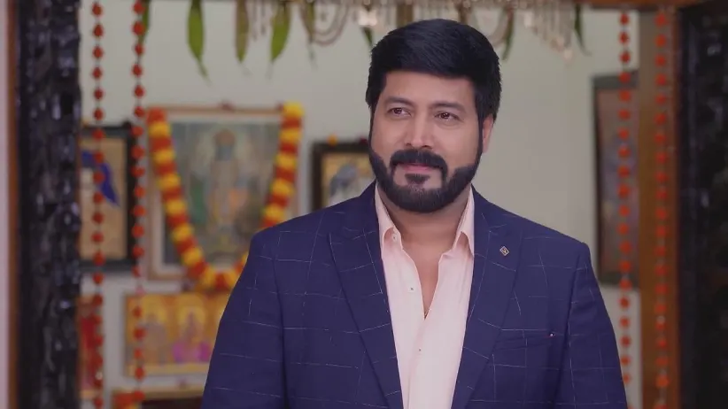 Madhumitha Gives a Suggestion to Goutham