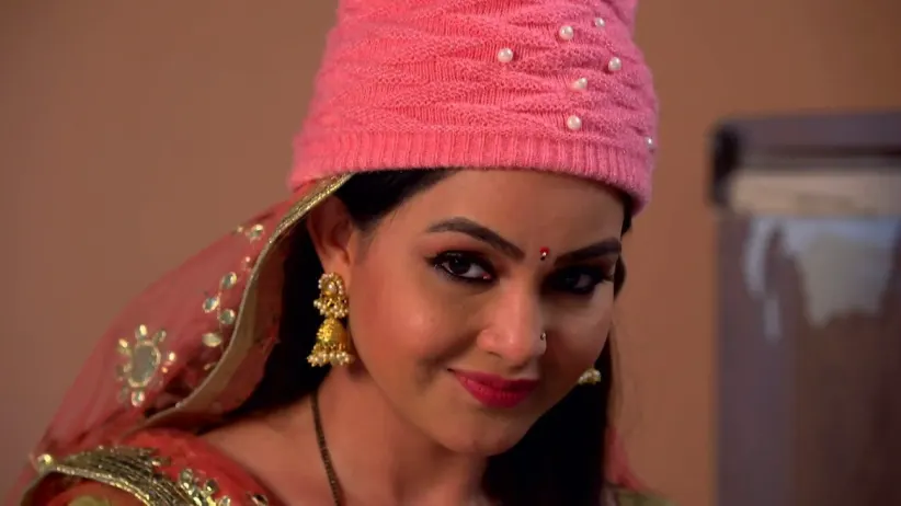 Vibhuti Arrives to Live with Angoori