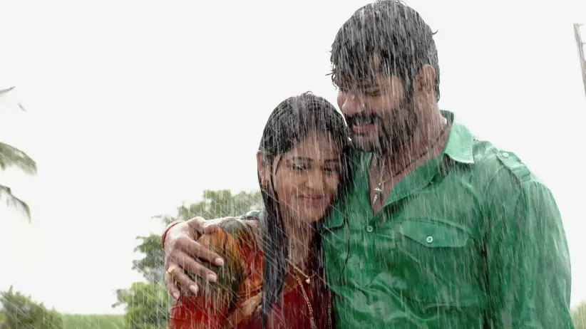 Sweet Moments of Anjali and Rana in the Rain | Tujhyat Jeev Rangala