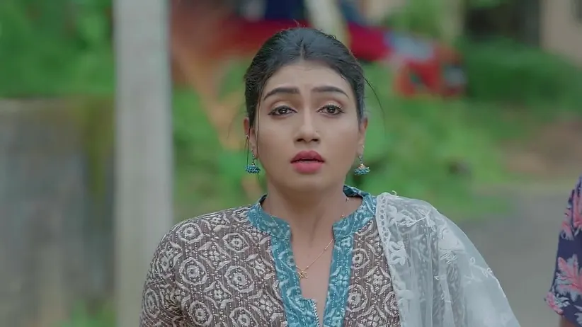Vyshakh and Mythili Escape from the Police | Valsalyam