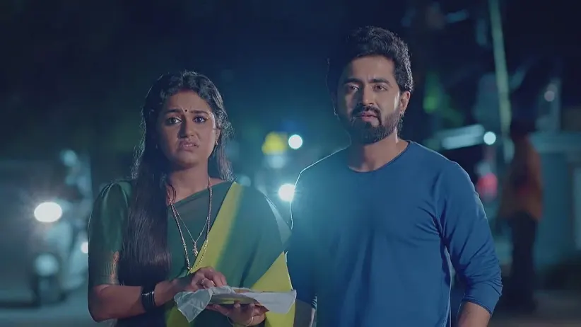 Arun Feeds Aishwarya