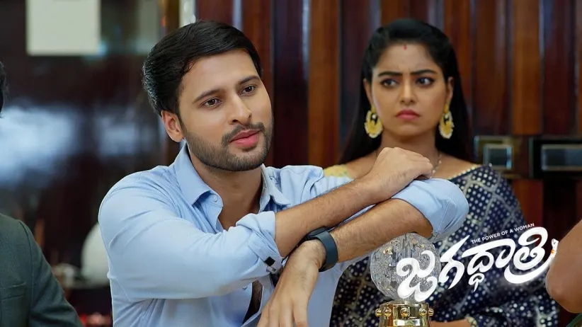Jagadhatri and Kedar Avoid Riding the Faulty Car