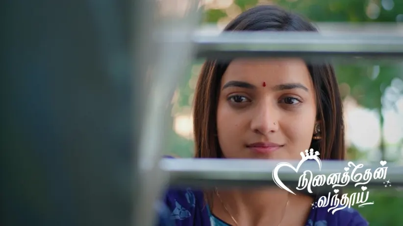 Manohari Steals Mani's Phone