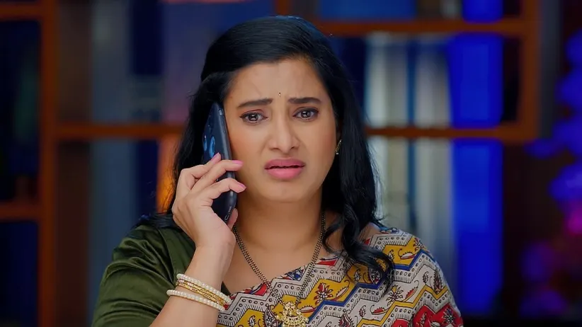 Bhoomi Sneaks Krishnaprasad into Gagan’s House
