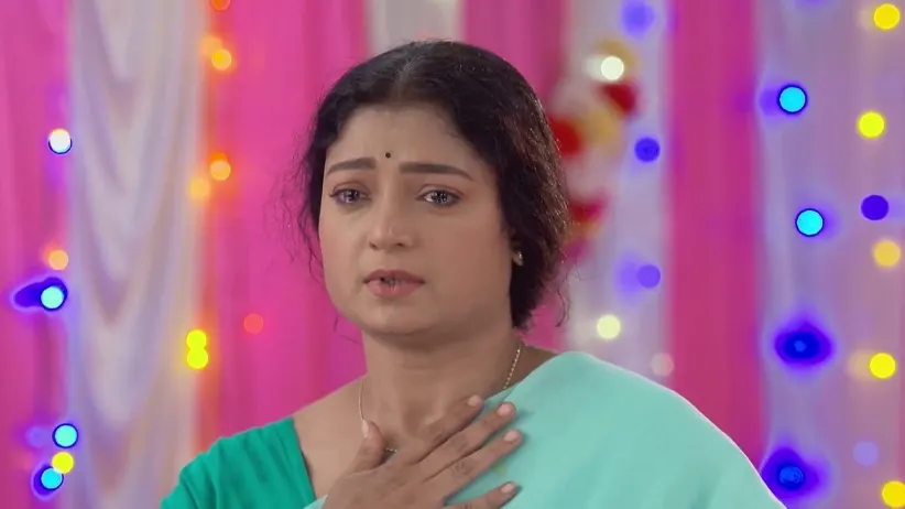 Kavya and Diti Tie the Knot | Mala Bodol
