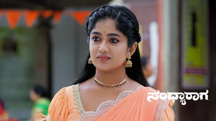 Charulatha Tries to Gain Rajaram's Sympathy