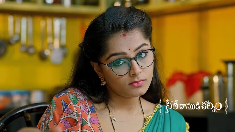 Madhumitha Decides to Ask Seetha for Money