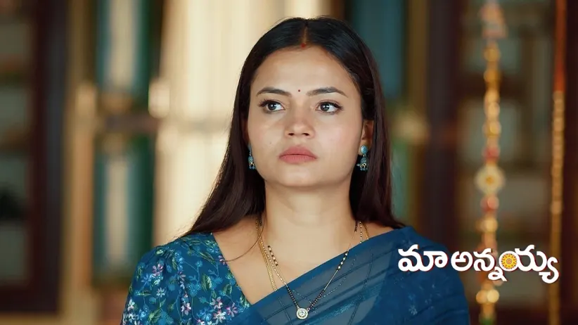 Nagavalli Receives Her Boxing Gloves