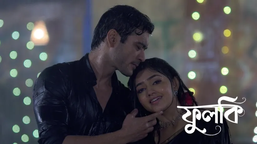 Anshuman and Paramita Get Stranded in the Rain