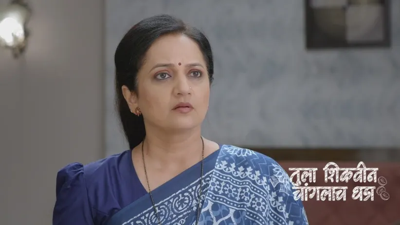 Charuhas Tells Charulata about Bhuvaneshwari