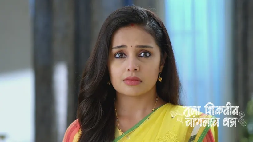 Adhipati Refuses to Address Charulata as His Mother