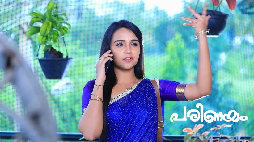 Suhasini Overhears Aadhya’s Conversation