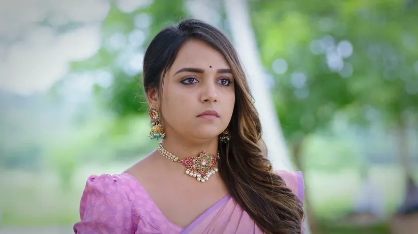 Parvathi Gives CPR to Shivanna