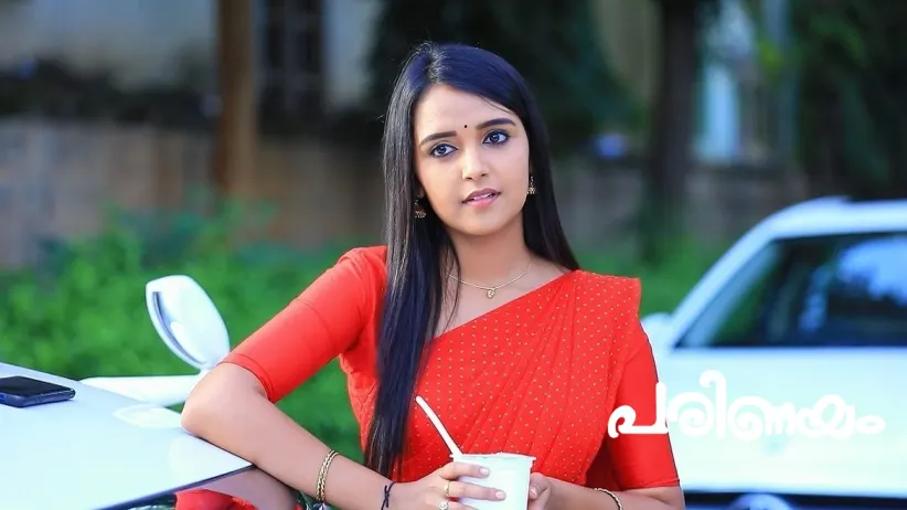 Dhruv Accepts the Money Offered by Adithi