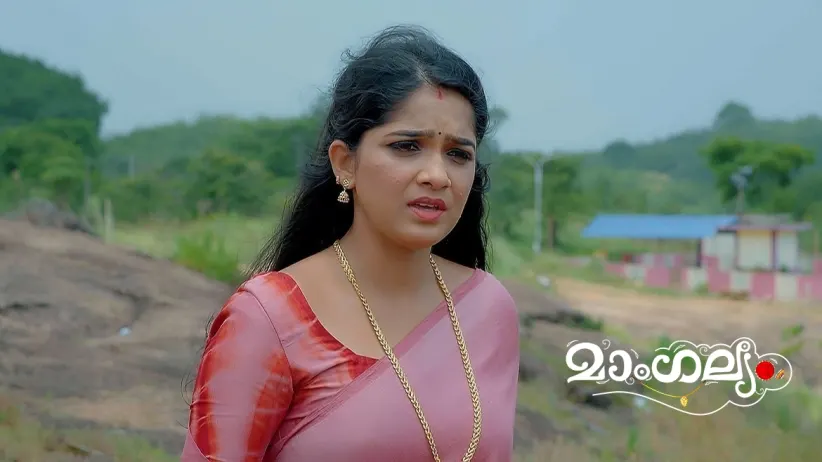 Avanthika Meets Her Lover Dhanush