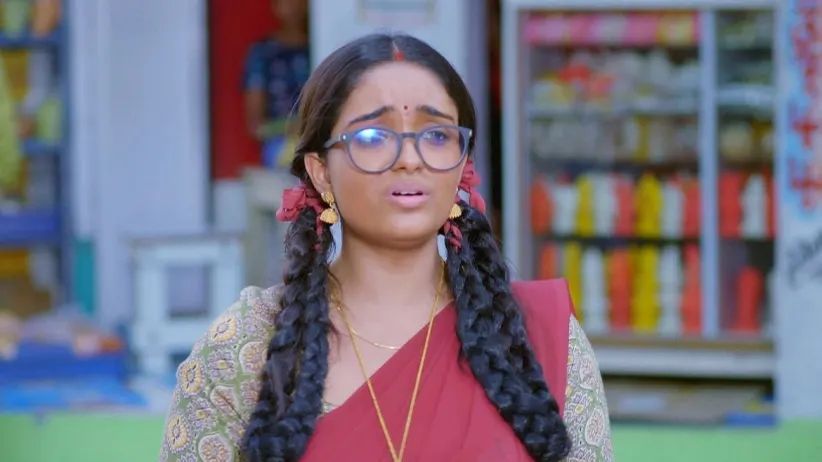 Sukanya Abandons Deepa at the Market