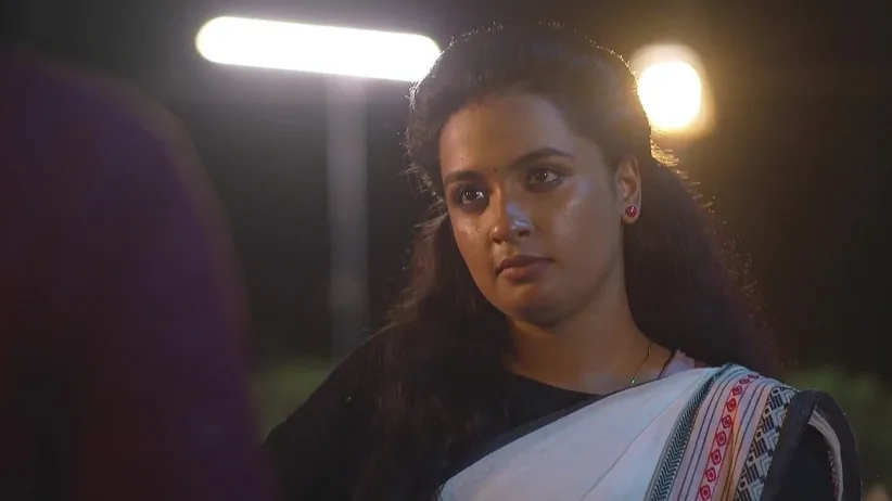 Shalini Meets Devan | Kudumbashree Sharada