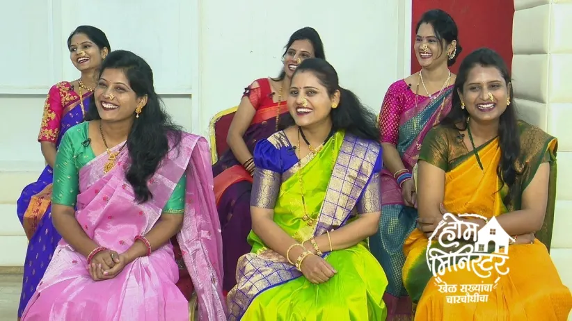 Bandekar Interacts with Friends from Pandharpur