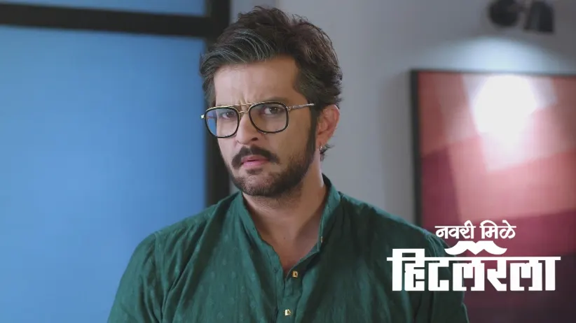 AJ Calls a Team of Doctors for Leela
