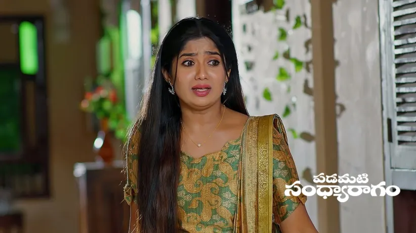 Ashmitha Calls Showrya to the Ground